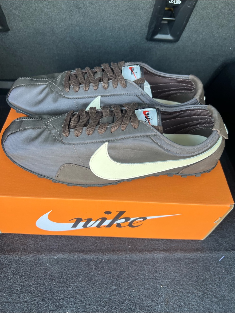 IW0955-201 Nike Moon Shoe OG "Baroque Brown/Black/Cashmere" Size 13.5W/12M